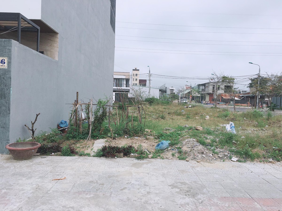 Bán Gấp Lô Mặt Tiền Đường 10m5 Thông Thoáng, Vị Trí Đẹp, Khu Dân Cư Đông Đúc, Dân Trí Cao