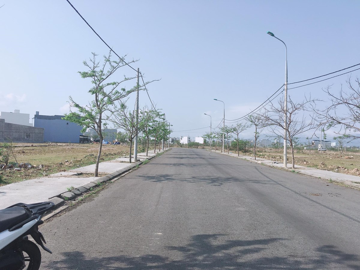 Bán Nhanh Lô Mặt Tiền Đường 10m5 Giá Đầu Tư