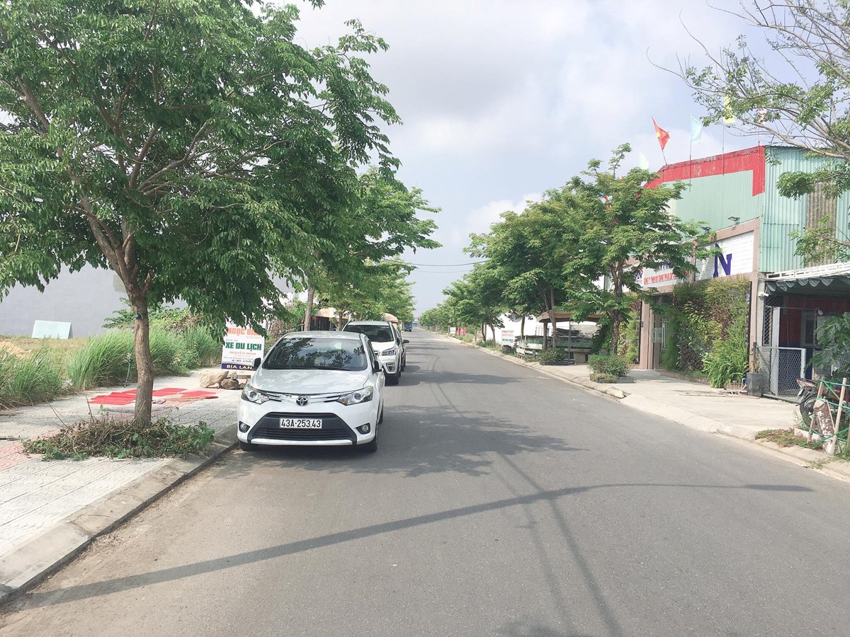 Chính chủ cần tiền bán gấp đất Nam Hòa Xuân-Đà Nẵng đường thông rẻ nhất thị trường