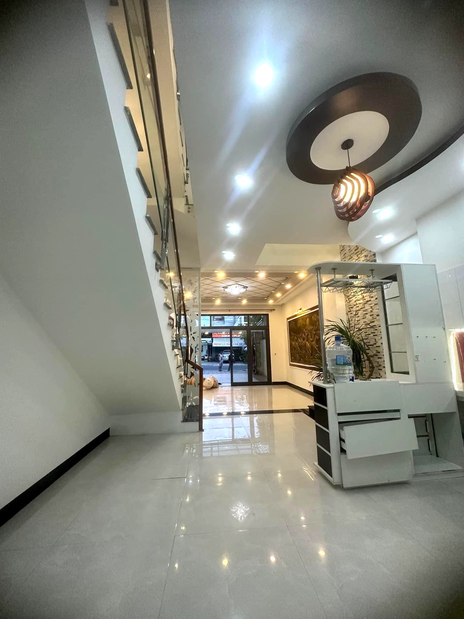 Bán nhà 2,5 tầng đường Lê Quảng Chí hướng đông nam