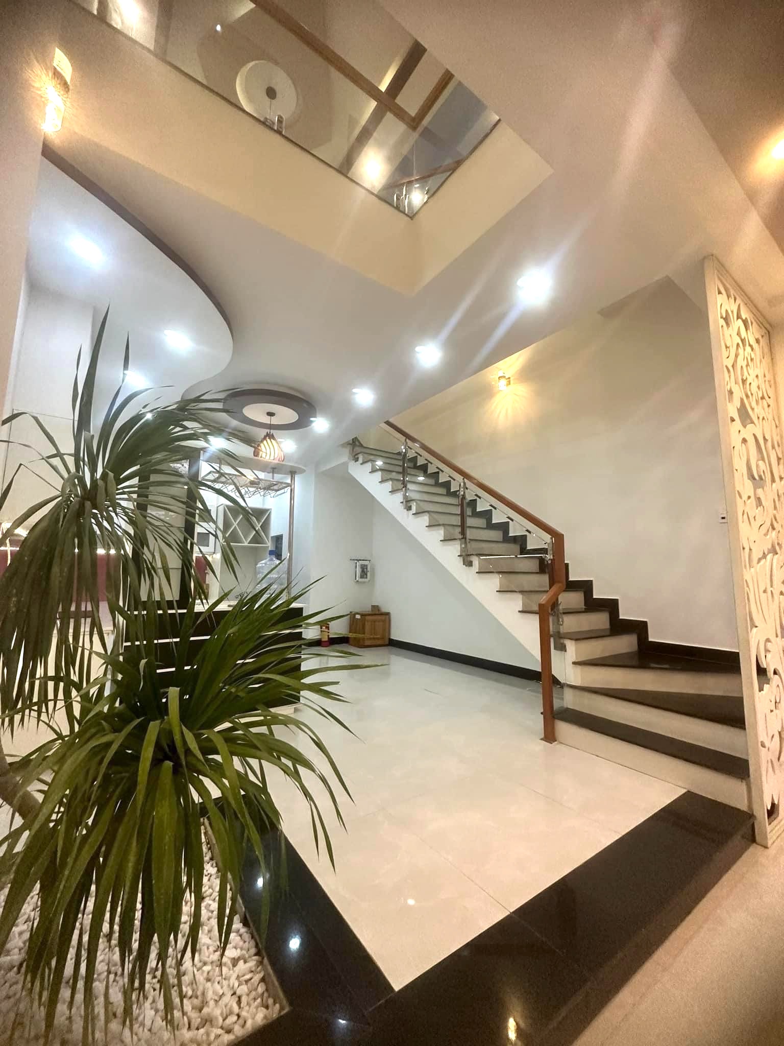 Bán nhà 2,5 tầng đường Lê Quảng Chí hướng đông nam