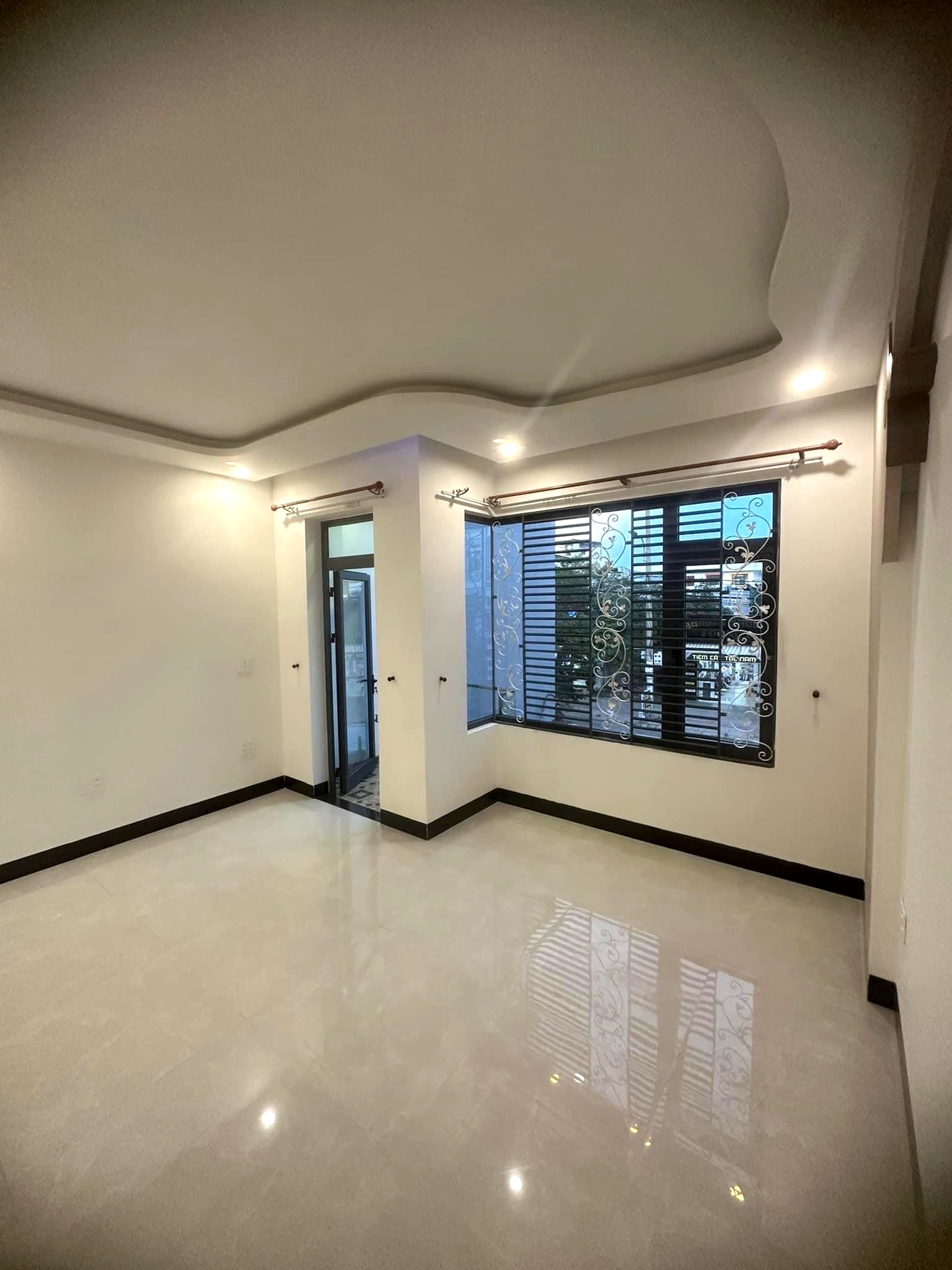 Bán nhà 2,5 tầng đường Lê Quảng Chí hướng đông nam