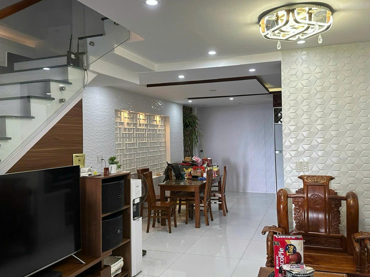 Nhà 3 tầng đường 29/3 Ngay khu sầm uất
